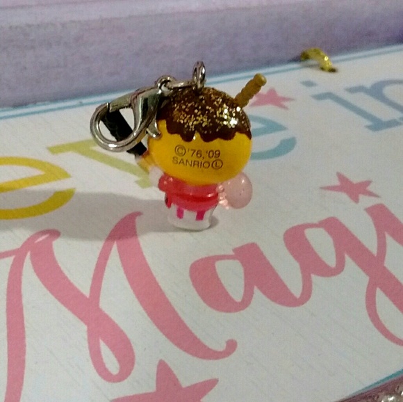 Limited Edition Hello Kitty Octopus Balls charm - Picture 4 of 4